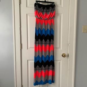 Vibrant zigzag striped dress